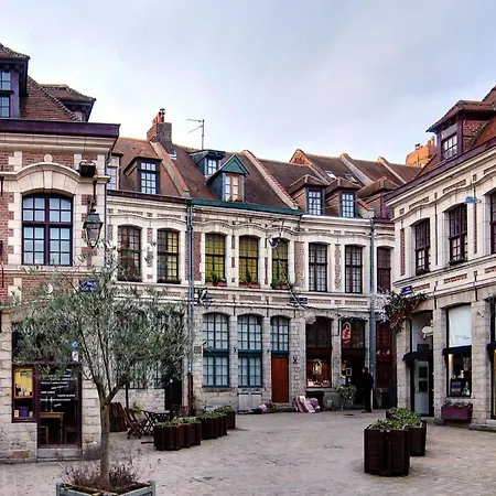 Old Town Nice Functional And Cozy Ap For 2pers